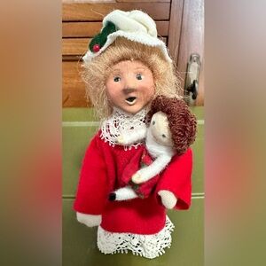 Vintage!!  Byers Choice Carolers: Red & Green Toddler Girl w/Doll
